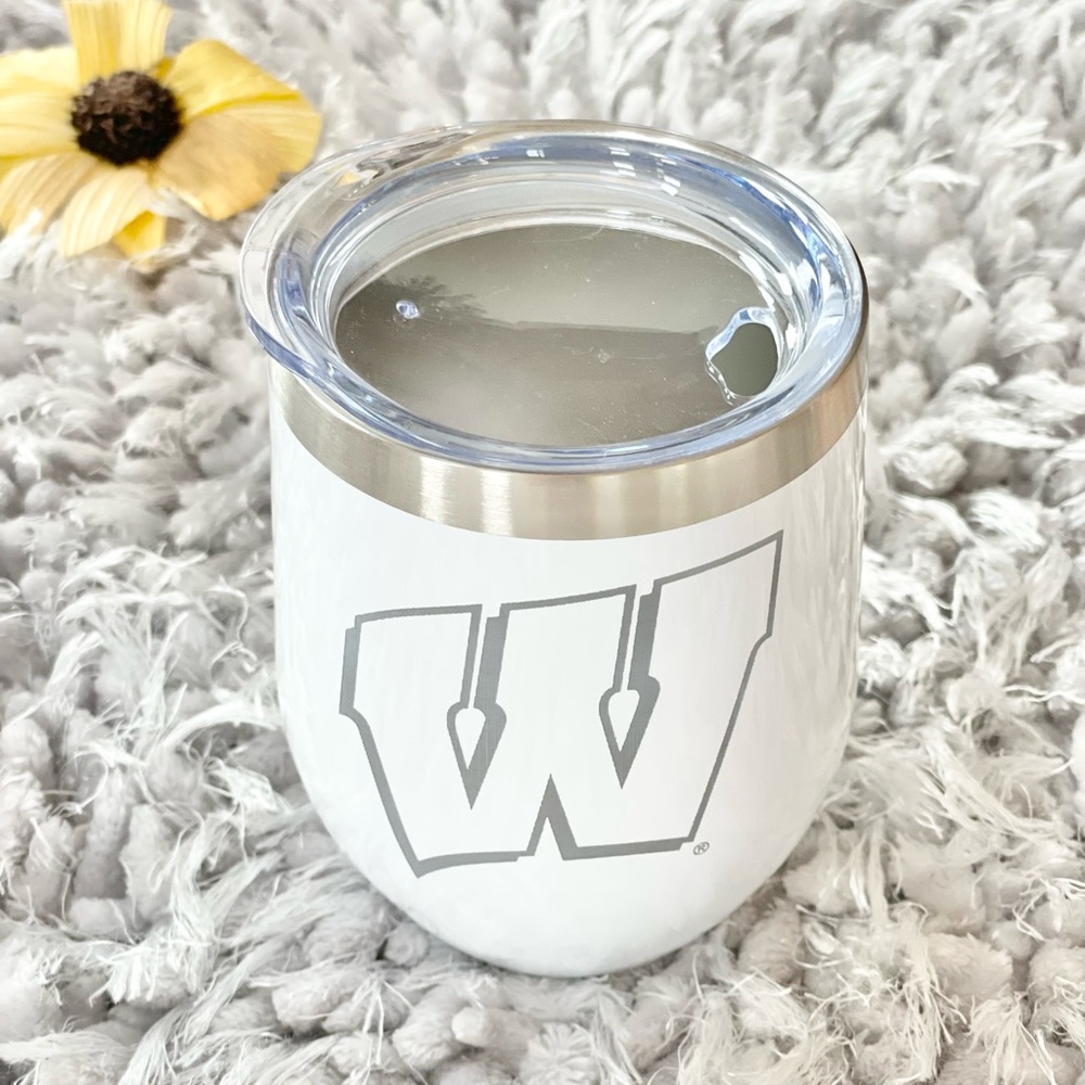 New with tag WISCONSIN BADGERS Wine Tumbler with lid metal . Awesome pearl color